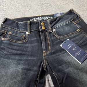 American Eagle OutfittersWomens Artist Crop ,Size 4,low rise,New!